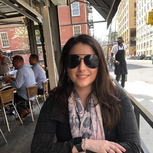 Meet your Posher, Elizabeth